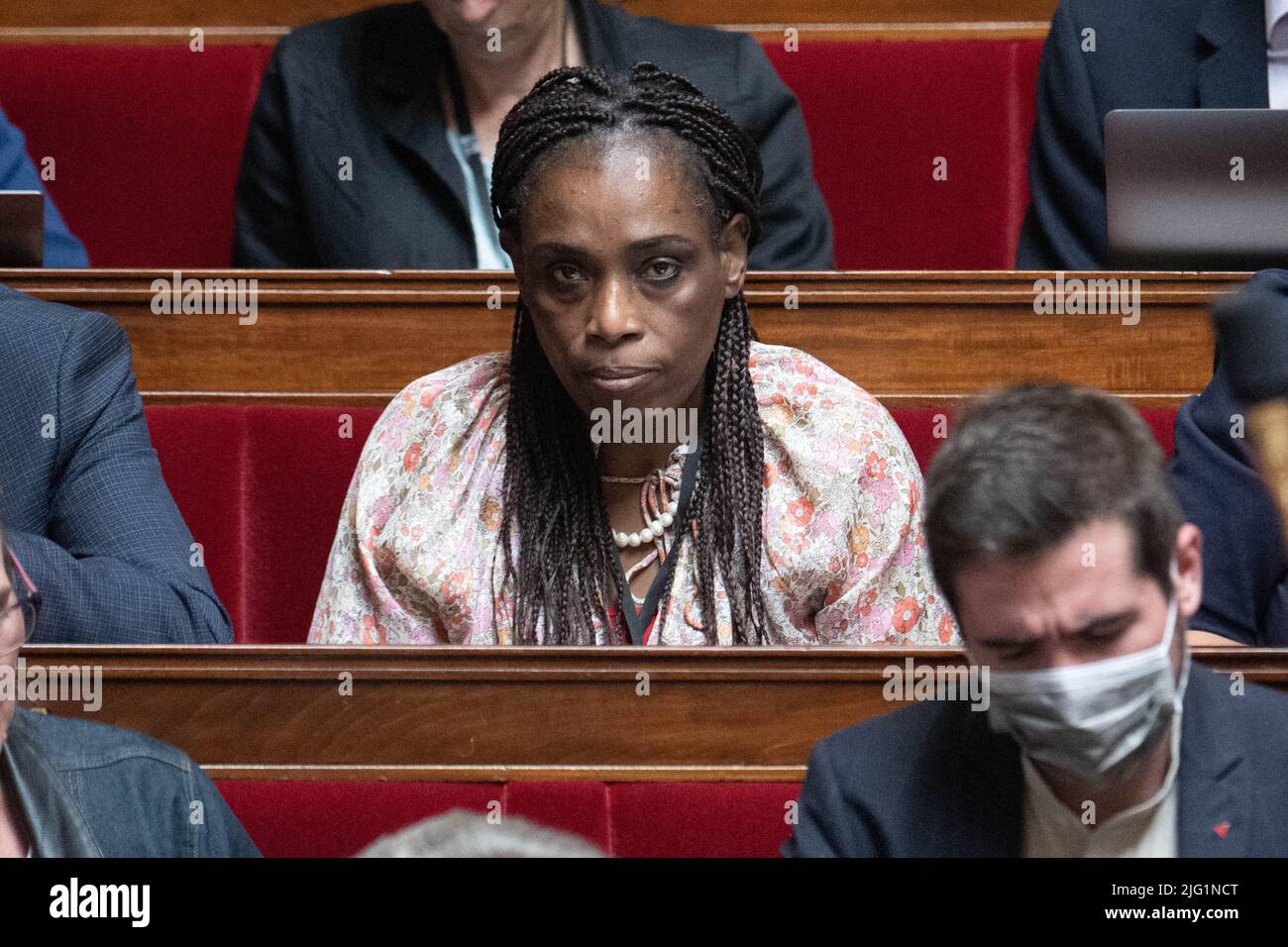 La Vice, Rachel Keke ascolta il primo ministro francese Elisabeth Borne mentre ha tenuto il suo discorso di politica generale all'Assemblea nazionale, il 6 luglio 2022 a Parigi, Francia. Foto di David Niviere/ABACAPRESS.COM Foto Stock