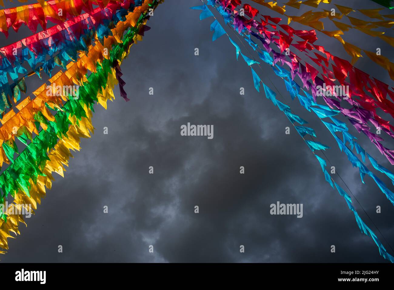 bandiere colorate decorative della festa junina in brasile Foto Stock