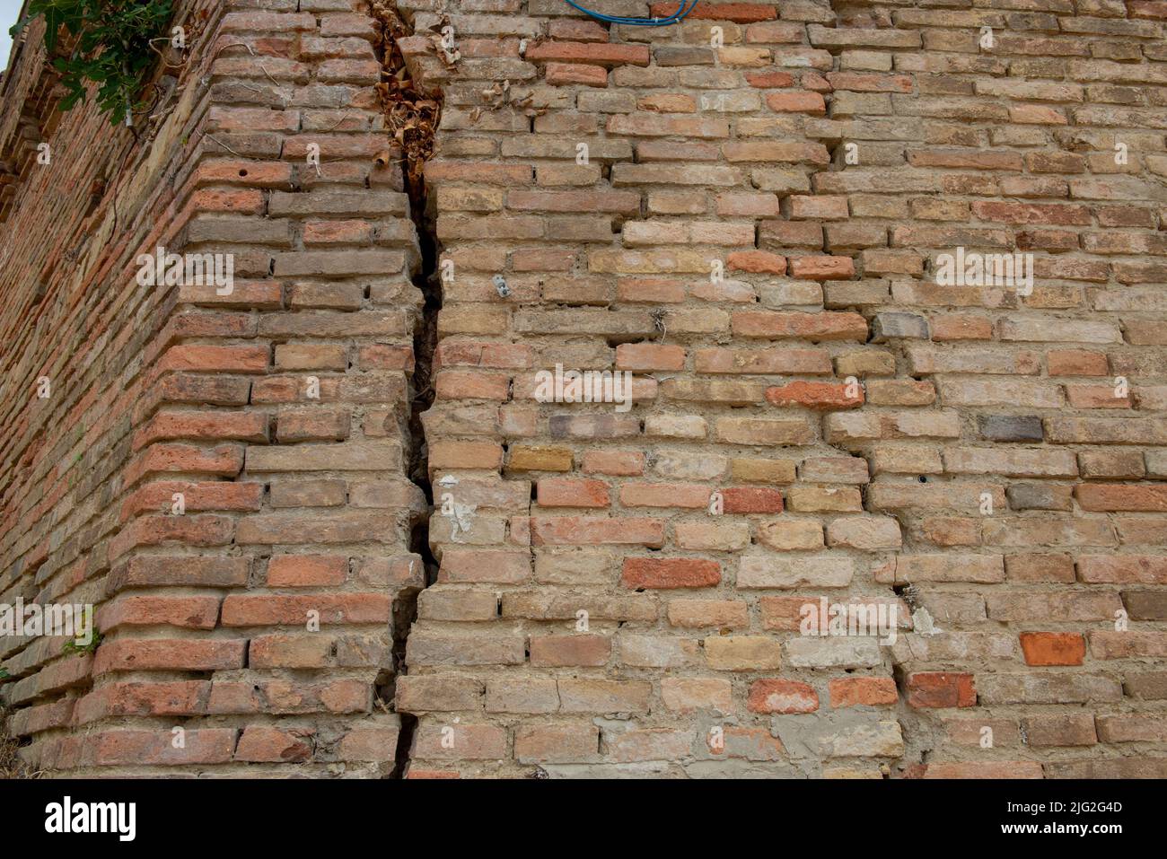 Mura circostanti di un vecchio edificio a Gradara Foto Stock