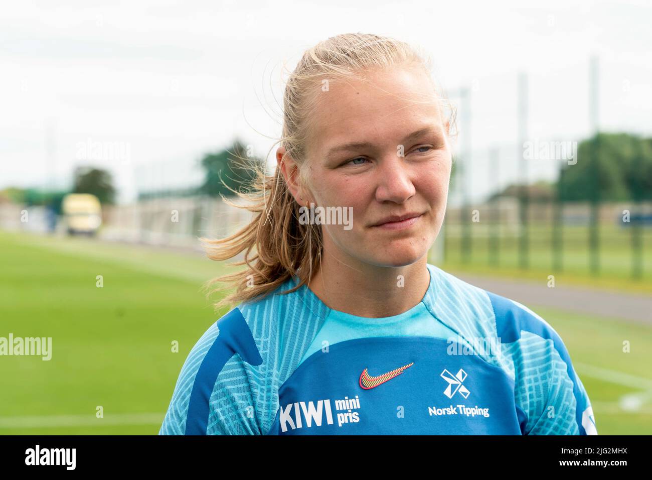 Brighton, Regno Unito 20220706.Frida Maanum dopo la formazione con la nazionale femminile il giorno prima della prima partita della Norvegia durante la UEFA Women's EURO 2022 contro l'Irlanda del Nord, che si disputerà giovedì 7 luglio. Foto: Terje Pedersen / NTB Foto Stock