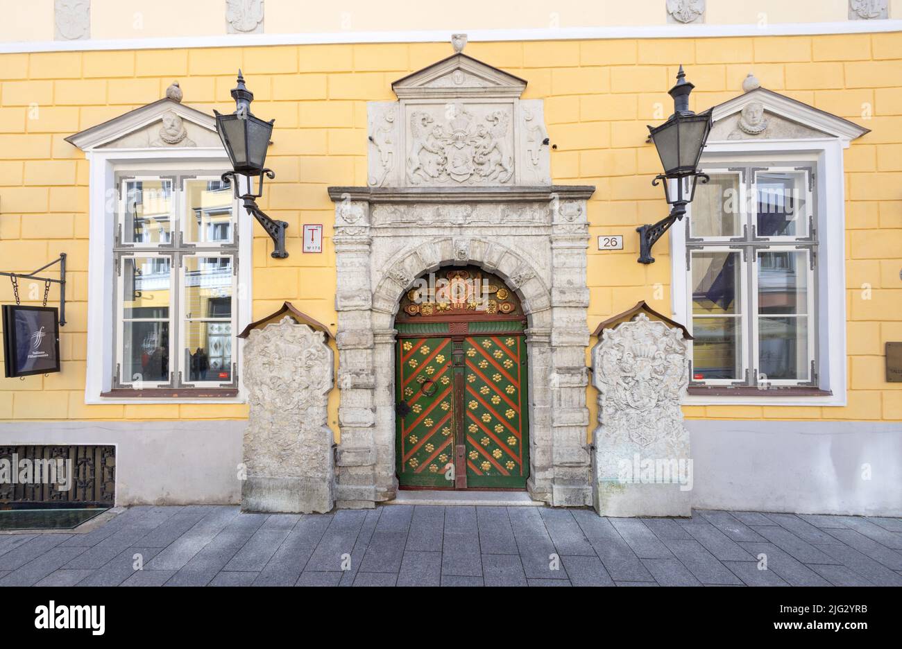 La Casa della Confraternita delle teste nere, ex potenti mercanti, nella città vecchia di Tallinn, Tallinn Estonia Foto Stock