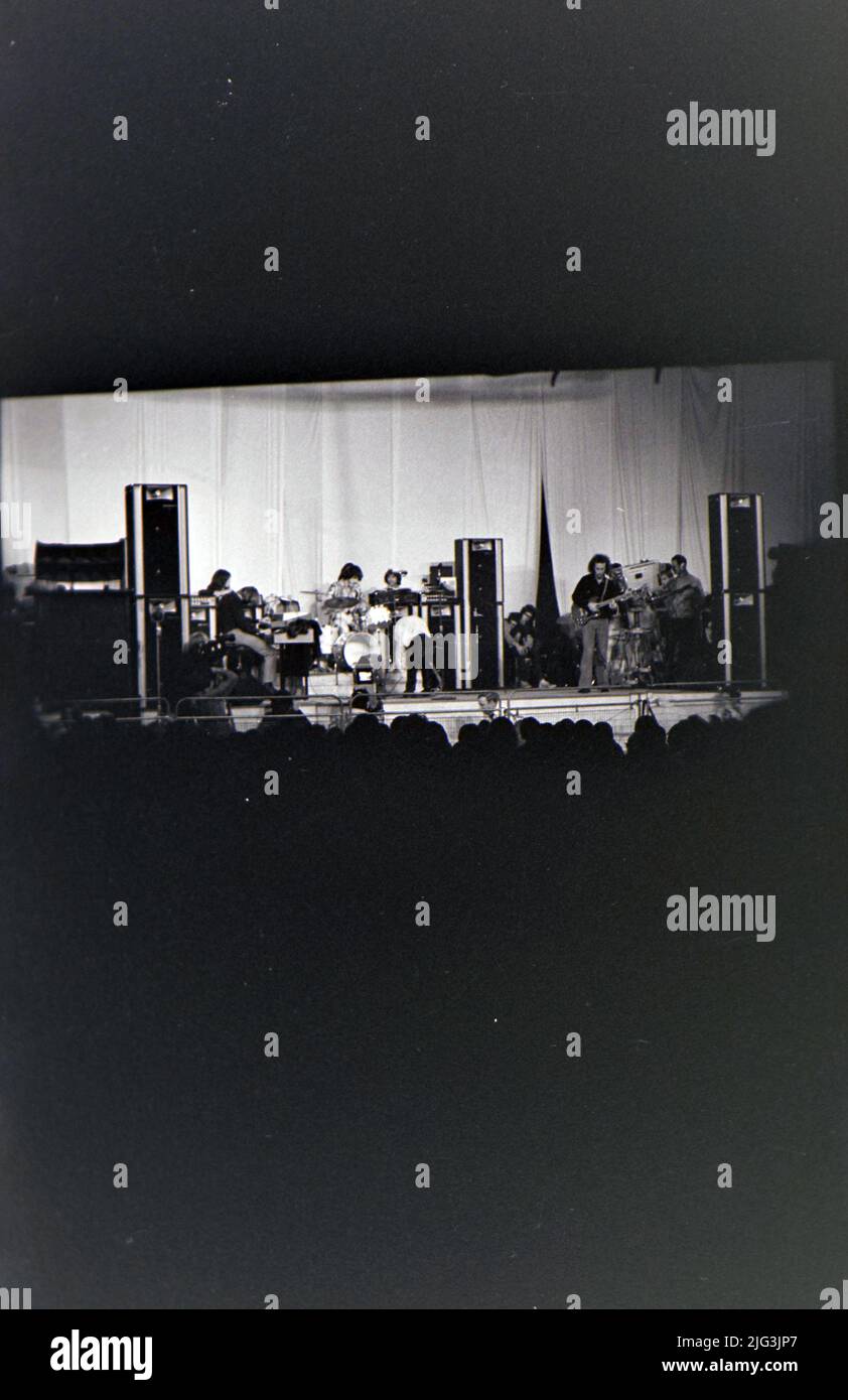 LE PORTE con Jim Morrison alla New Roundhouse, Chalk Farm, Londra il 7 settembre 1968. Jefferson Airplane erano anche sul b malato quella notte. Foto Stock