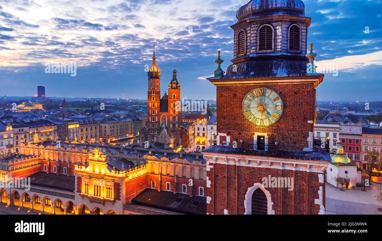 Cracovia, Polonia. Veduta panoramica aerea di Piazza Ryenek, centro