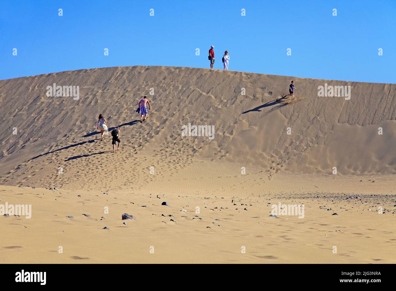 Persone nelle dune, riserva naturale dal 1987, Maspalomas, Grand Canary, isole Canarie, Spagna, Europa Foto Stock