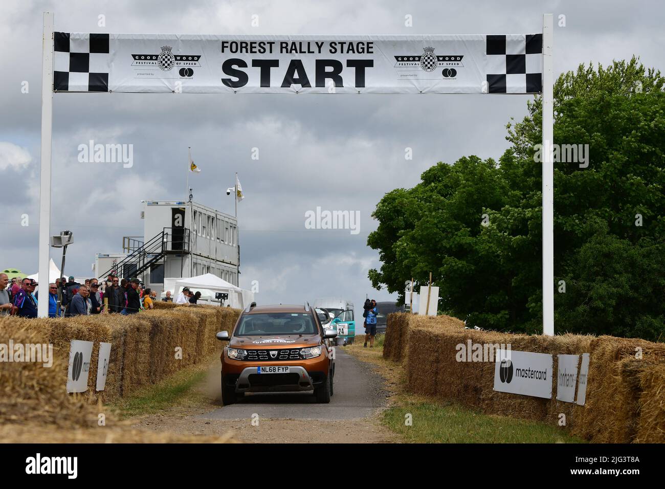 George Frost, Dacia Duster, Contemporary Rally Cars, Forest Rally Stage, Goodwood Festival of Speed, The Innovators - Masterminds of Motorsport, giugno Foto Stock