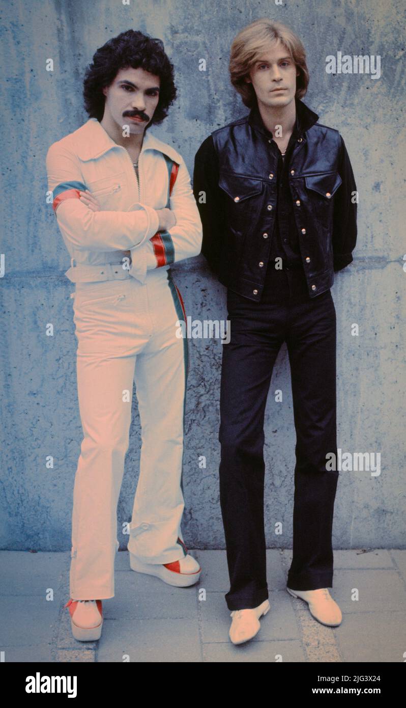 Daryl Hall e John Oates al di fuori del Toppop Studio Hilversum Netherlands, gennaio 1976 dopo aver registrato un video per il loro hitsingle 'Sara Smile' Foto Stock
