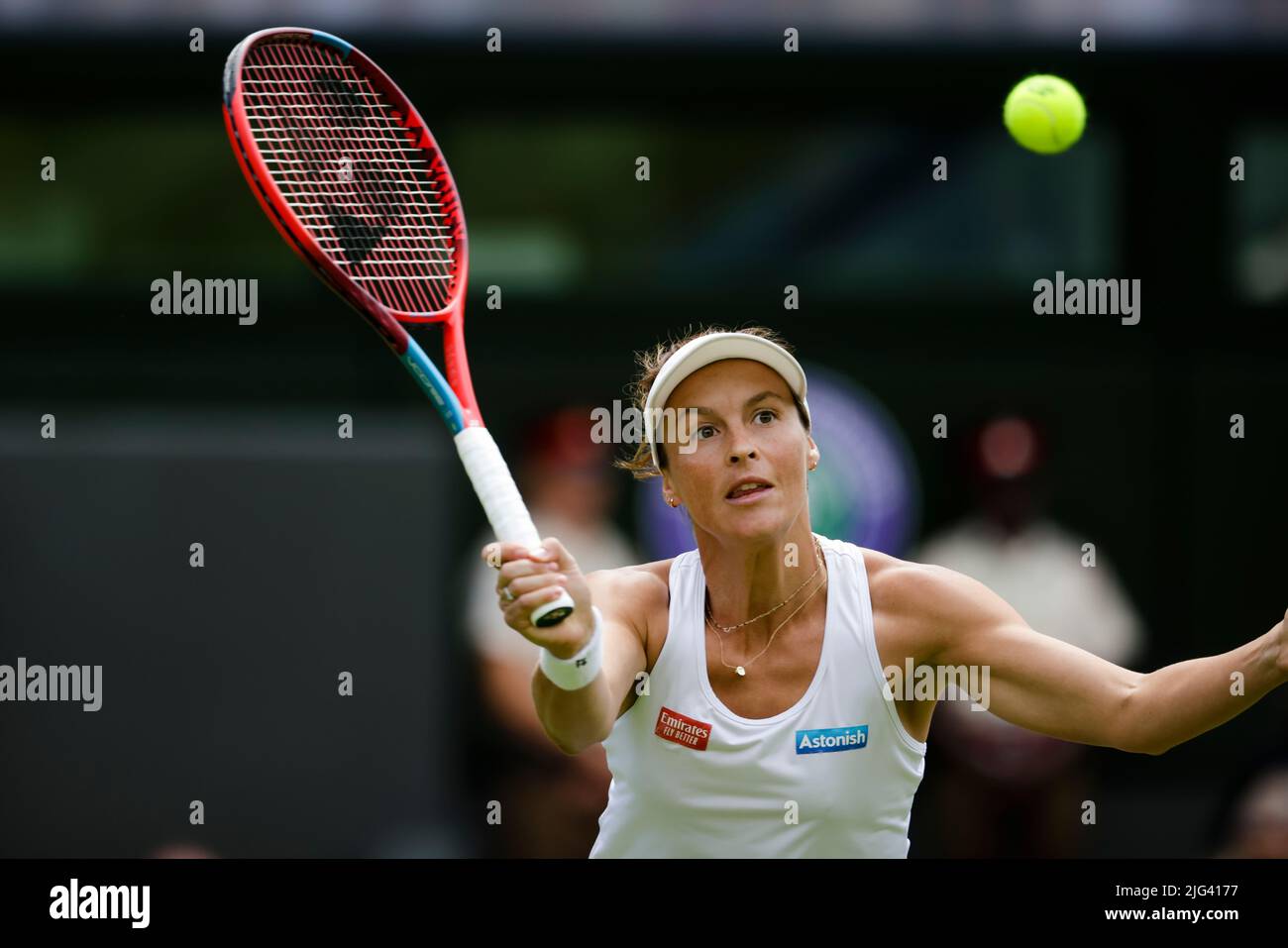 Londra, Regno Unito. 07th luglio 2022. Tennis: Grand Slam, WTA Tour, Wimbledon, Singles, Donne, Semifinali. Jabeur (Tunisia) - Maria (Germania). Tatjana Maria è in azione. Credit: Frank Molter/dpa/Alamy Live News Foto Stock