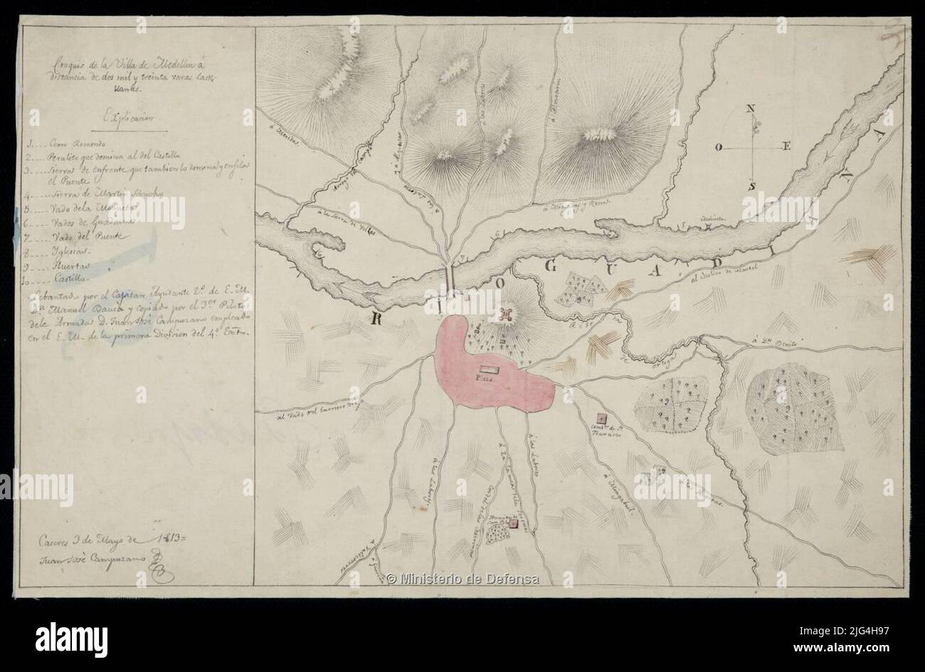 Schizzo della Villa de Medellin ad una distanza di duemila e trenta aste castigliane. Manoscritto firmato e sottoscritto dall'autore. Un inchiostro nero e acquerello colorato a Carmín e Siena orientato con metà lis in rilievo quadrante rappresentato da ombreggiatura indica i principali incidenti geografici, frutteti, chiese, ecc ... Per tasto alfabetico indica le strade Foto Stock