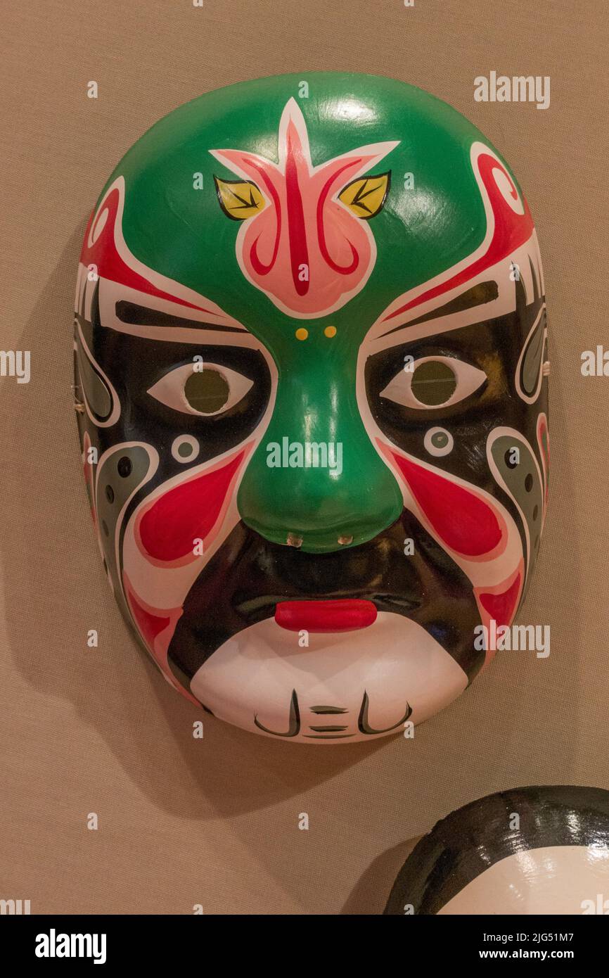 Maschera stile Opera Cinese moderno (c 2008) di un uomo in mostra nel Regno Unito. Foto Stock