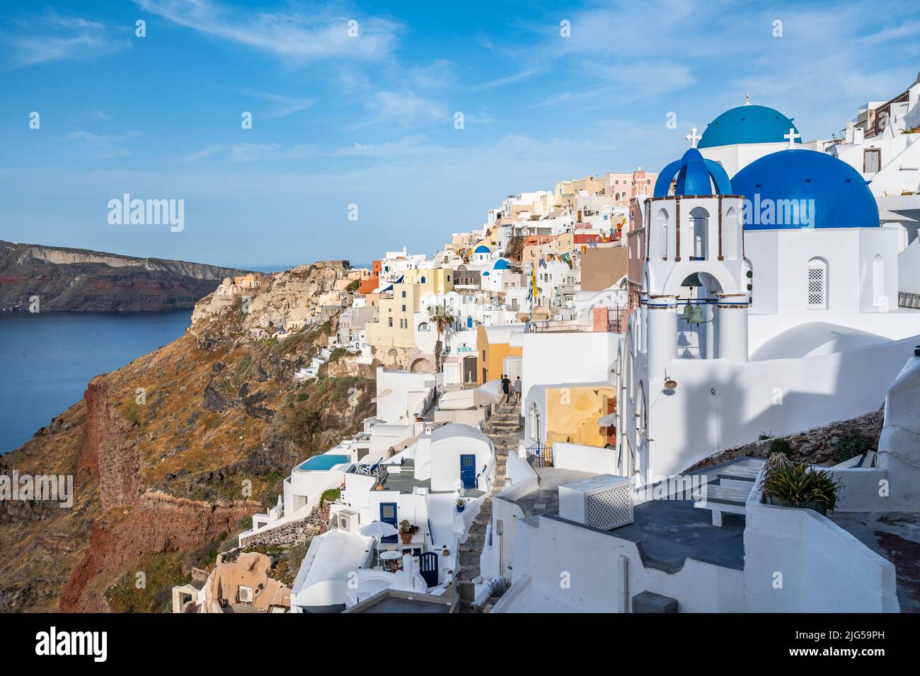 Splendida vista del villaggio di Oia da uno dei punti di vista più panoramici, Santorini, Grecia Foto Stock