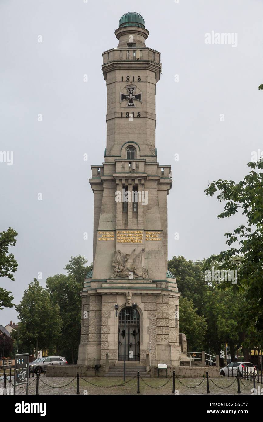 Gedenkturm an die Schlacht bei Großbeeren 1813 (erbaut zum 100-jährigen Jubiläum 1913)m torre commemorativa Grossbeeren, Germania Foto Stock
