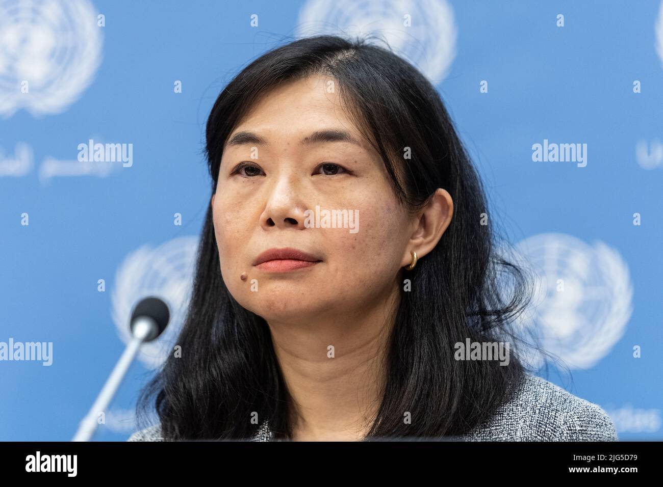 New York, NY - 7 luglio 2022: Il responsabile del monitoraggio SDG Yongyi min partecipa al briefing stampa sul lancio del rapporto sugli obiettivi di sviluppo sostenibile 2022 presso la sede delle Nazioni Unite Foto Stock