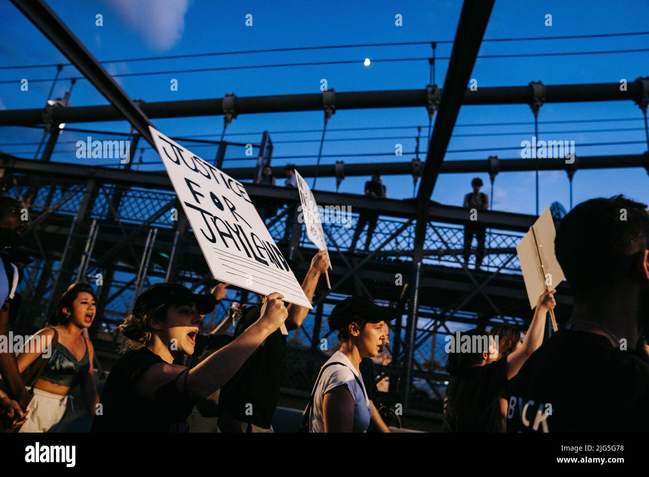 Giugno 6 2022 gli organizzatori di New York Grassroots marciano per esigere la responsabilità dell'applicazione della legge per sparare e uccidere Jayland Walker ad Akron, Ohio. Foto Stock