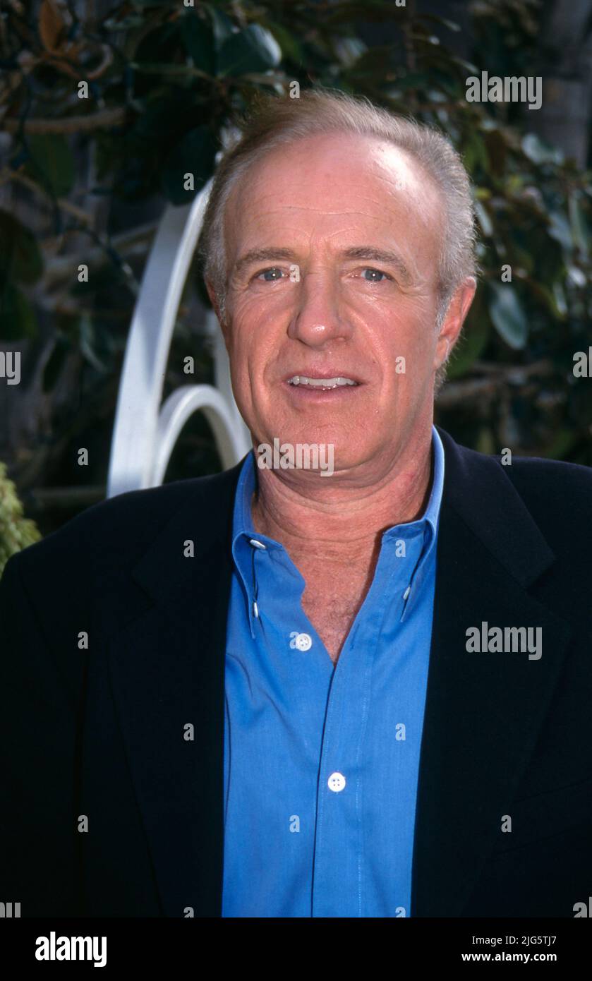 Beverly Hills, Stati Uniti. 09th Mar 2011. James Caan, circa 2003. La riproduzione da tabloidi americani è assolutamente vietata. Credit: PictureLux/The Hollywood Archive/Alamy Live News Foto Stock