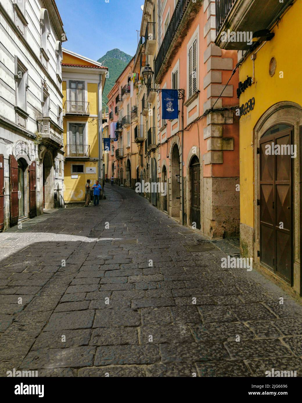 Vista di Campagna, tipica città storica della provincia di Salerno. Campagna, Italia, giugno 2022 Foto Stock