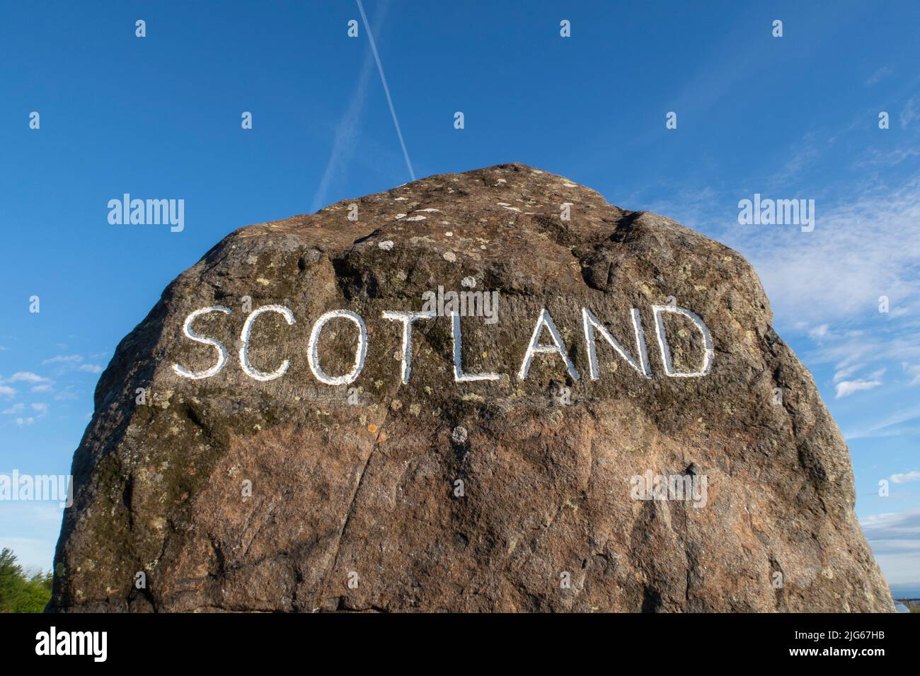 8TH LUGLIO 2022. CONFINE TRA SCOZIA E INGHILTERRA, CATERING BAR, NORTHUMBERLAND, SCOTTISH BORDERS. La vista del confine scozzese al carter Bar, al confine tra Inghilterra e Scozia, Northumberland e Scottish Borders. CON LE DIMISSIONI DI BORIS JOHNSON COME PRIMO MINISTRO, COSA SIGNIFICA QUESTO PER IL PRIMO MINISTRO SCOZZESE NICOLA STURGEON CHE INTENDE SPINGERE PER UN SECONDO REFERENDUM SCOZZESE SULL’INDIPENDENZA. PIC PHIL WILKINSON / Alamy Live News Foto Stock