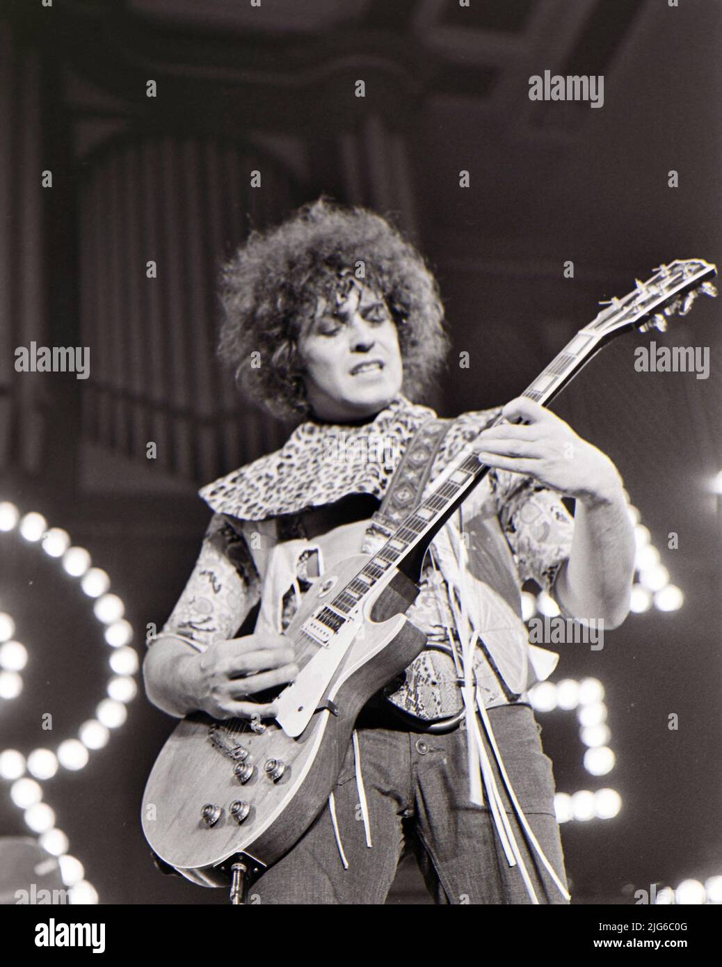 T-REX gruppo rock britannico con Marc Bolan in un concerto non identificato nel gennaio 1974. Foto Stock