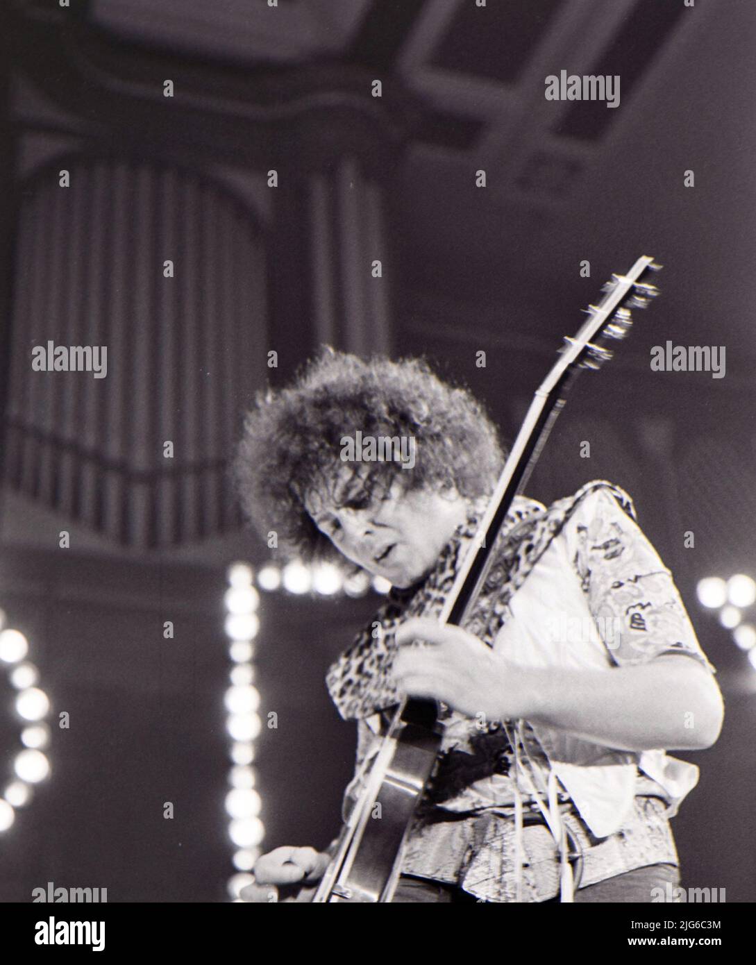 T-REX gruppo rock britannico con Marc Bolan in un concerto non identificato nel gennaio 1974. Foto Stock