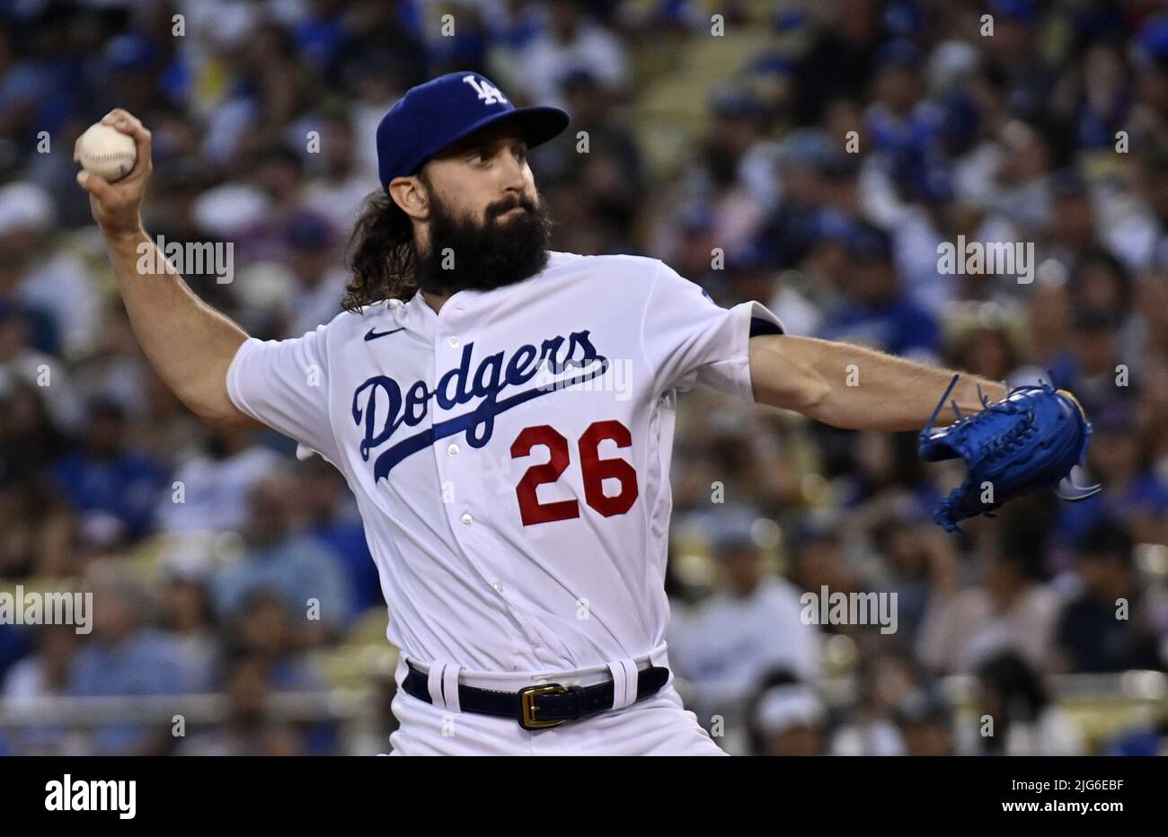 Los Angeles, Stati Uniti. 08th luglio 2022. Il lanciatore Tony Gonsolin di Los Angeles Dodgers si chiude per consegnare durante il sesto inning al Dodger Stadium di Los Angeles giovedì 7 luglio 2022. Gonsolin è ancora il leader di MLB in era, mantenendo il suo segno ad un importante campionato-migliore 1,62 dopo un sette-inning, due-run start stasera.The Dodgers battere i Cubs 5-3. Foto di Jim Ruymen/UPI Credit: UPI/Alamy Live News Foto Stock