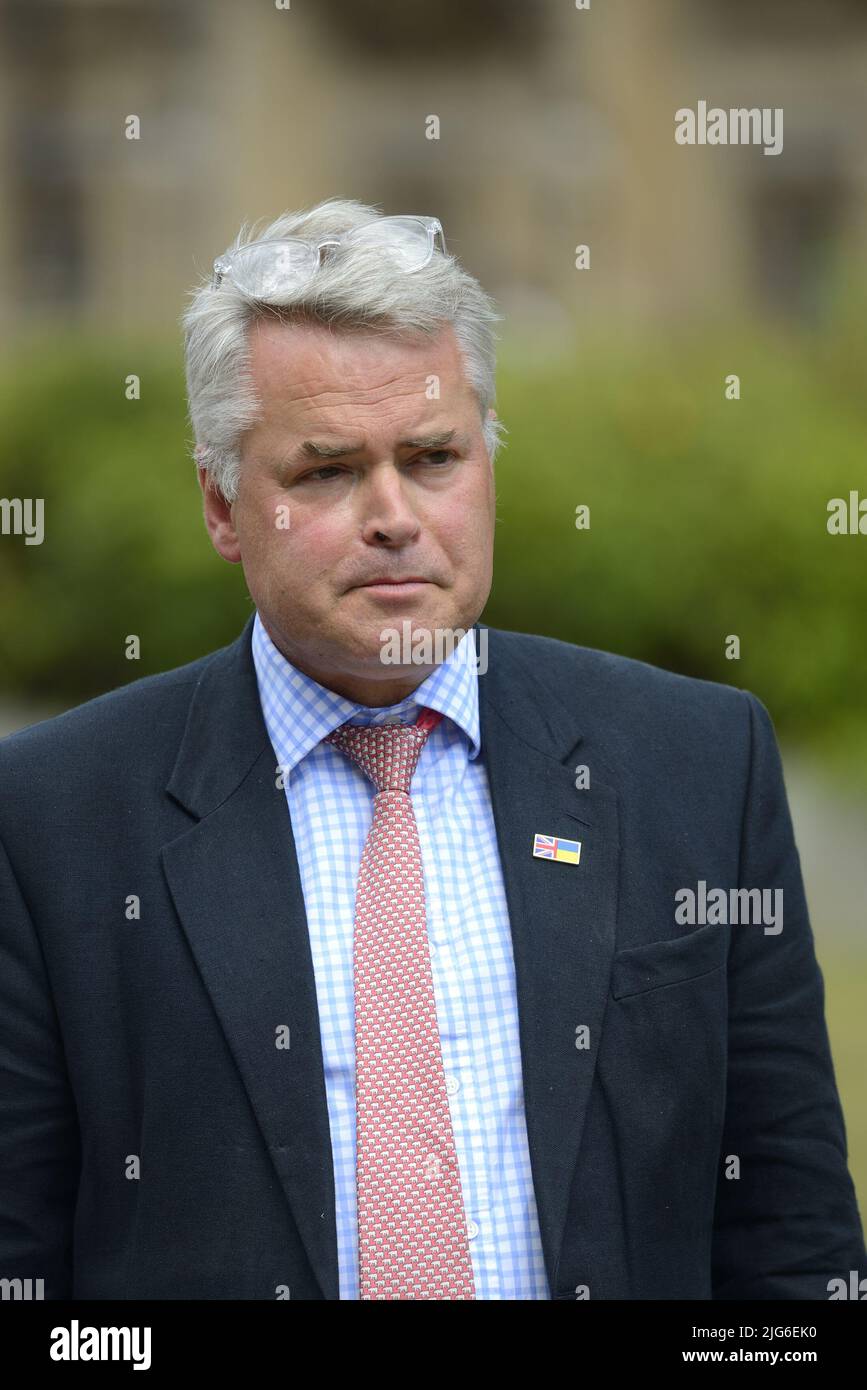 Tim Loughton MP (con: East Worthing) intervistato su College Green, 7th luglio 2022, il giorno in cui Boris Johnson si dimise come primo Ministro Foto Stock