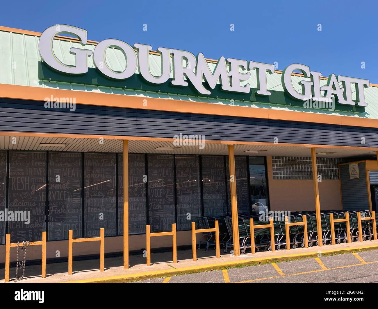L'esterno di Gourmet Glatt, un supermercato Kosher a Woodmere, Long Island, New York, un'area con una grande popolazione ebraica ortodossa. Foto Stock