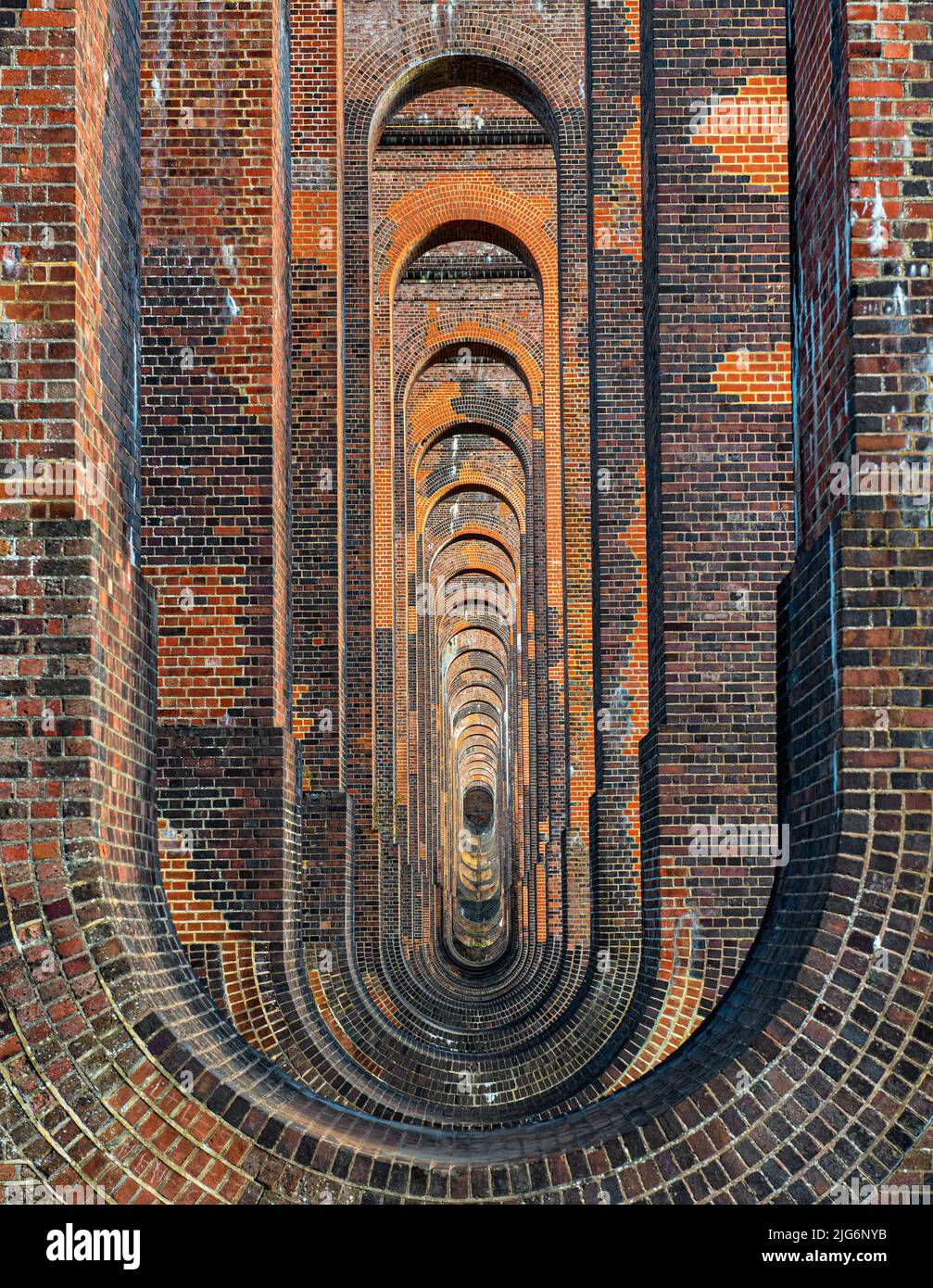 Ouse Valley Viaduct, Balcombe situato a sud di Balcombe nel Sussex occidentale, il viaduct Ouse Valley è lungo 450 metri, alto 29 metri e contiene 37 sup Foto Stock