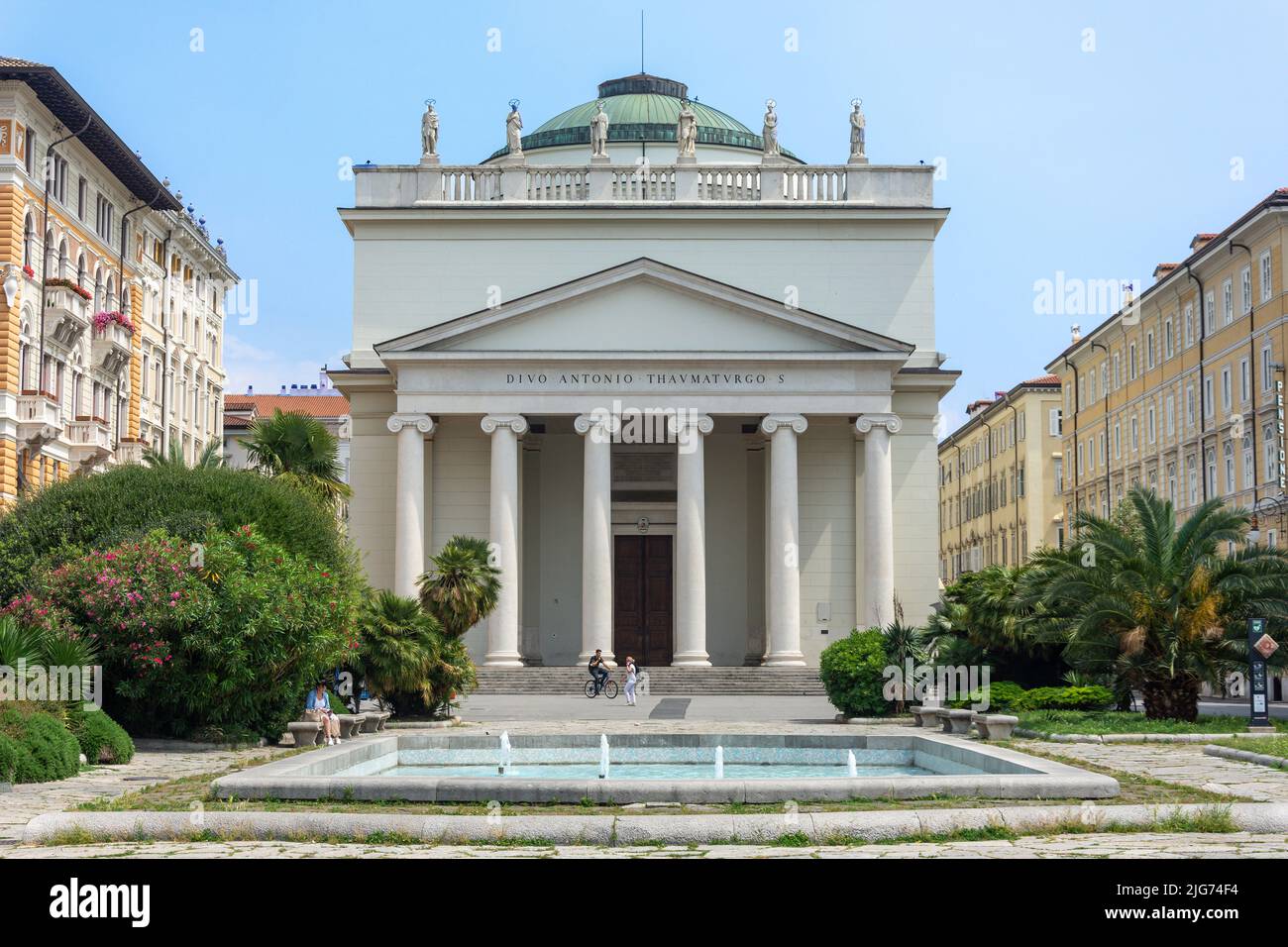 Chiesa di Sant'Antonio nuovo, Piazza Sant'Antonio nuovo, Trieste, Regione Friuli Venezia Giulia, Italia Foto Stock