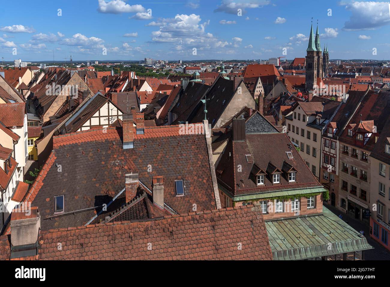 Vista della città vecchia con la chiesa di San Sebald e San Lorenz, Norimberga, Franconia media, Baviera, Germania Foto Stock