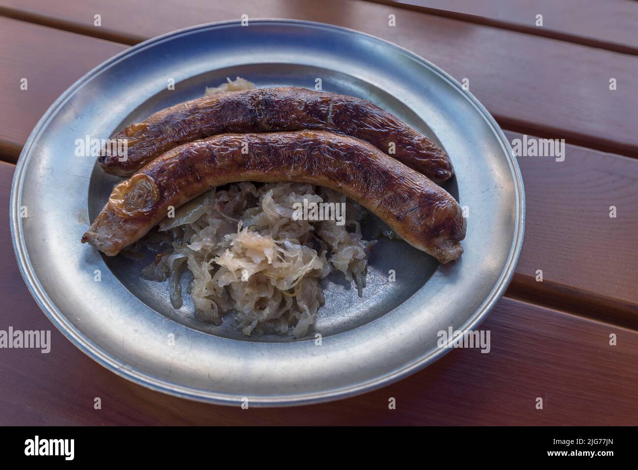 Piatto da cucire con due salsicce della Franconia e crauti, Norimberga, Franconia media, Baviera, Germania Foto Stock