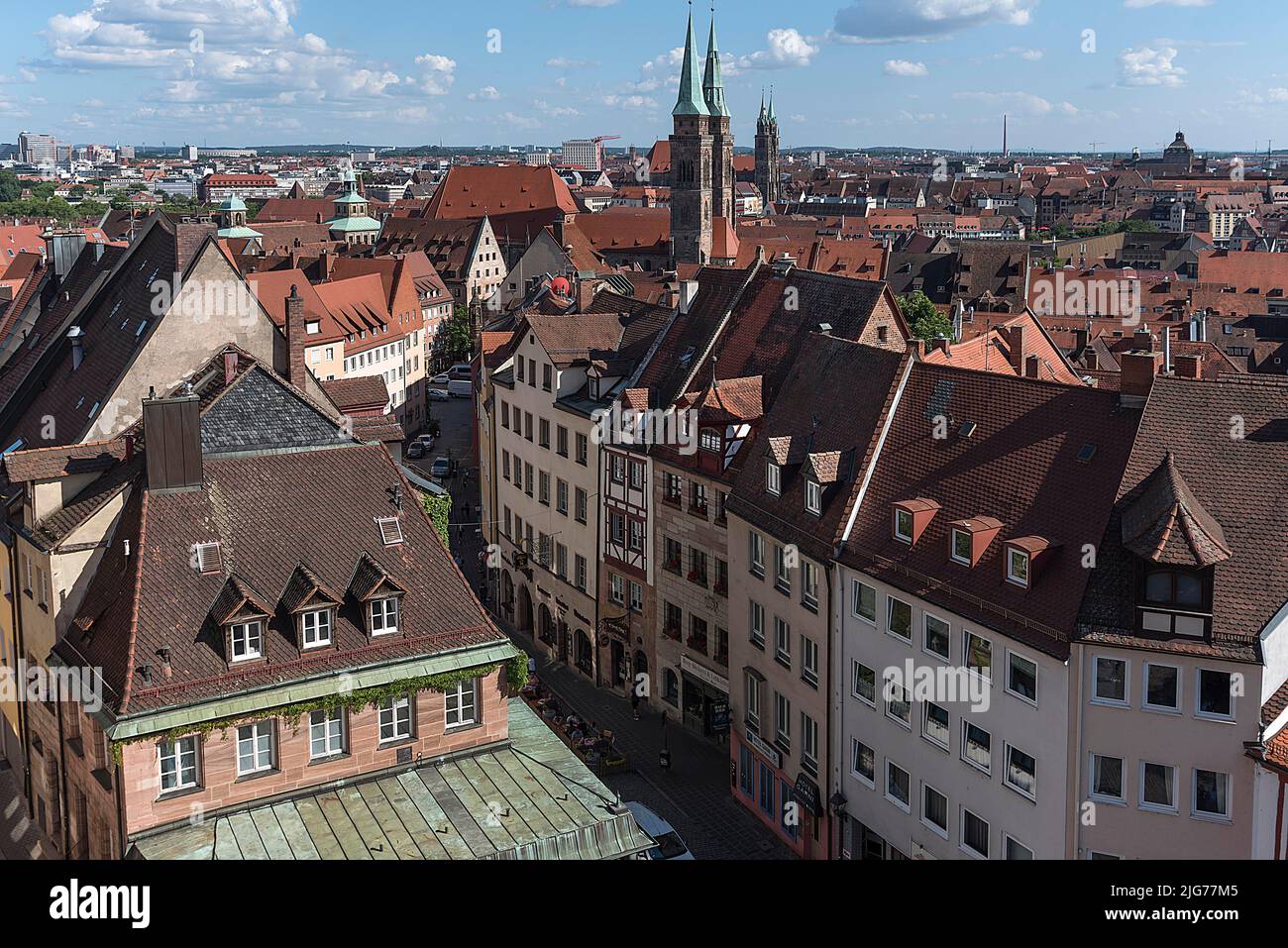 Vista della città vecchia con San Sebald e Chiesa di San Lorenzo, Norimberga, Franconia media, Baviera, Germania Foto Stock