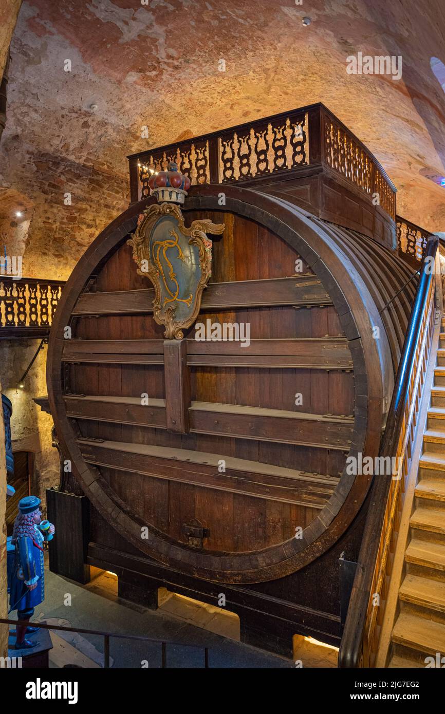 La grande botte di vino nel Castello di Heidelberg. La più grande botte di legno del mondo Baden Wuerttemberg, Germania, Europa Foto Stock