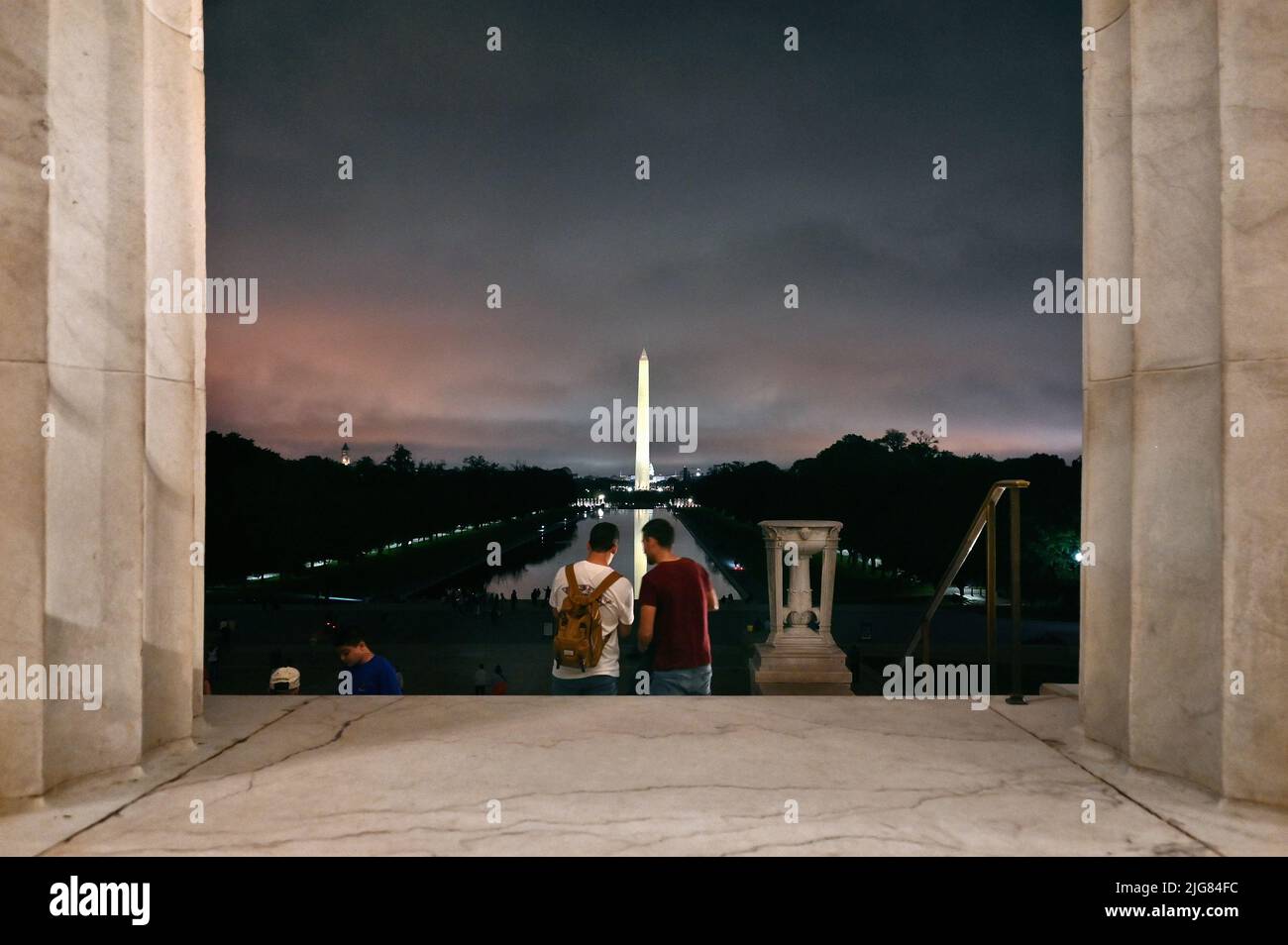 Lincoln Memorial, Reflecting Pool, Washington Monument e United States Capitol sul National Mall di notte; Washington D.C. Foto Stock