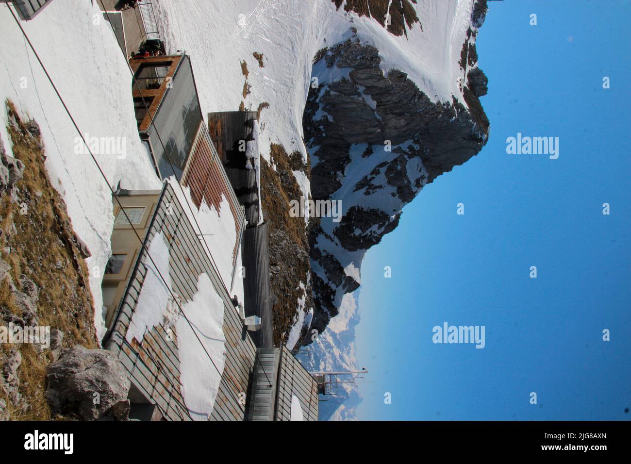 Karwendel Mountain World Nature Information Center con cannocchiale gigante, stazione di montagna Karwendelbahn, Monti Karwendel, Mittenwald, Baviera, Germania Foto Stock