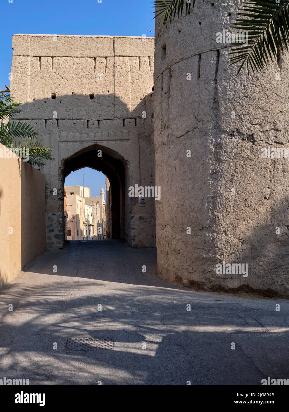 Passeggiata in città attraverso Nizwa, Oman. Foto Stock