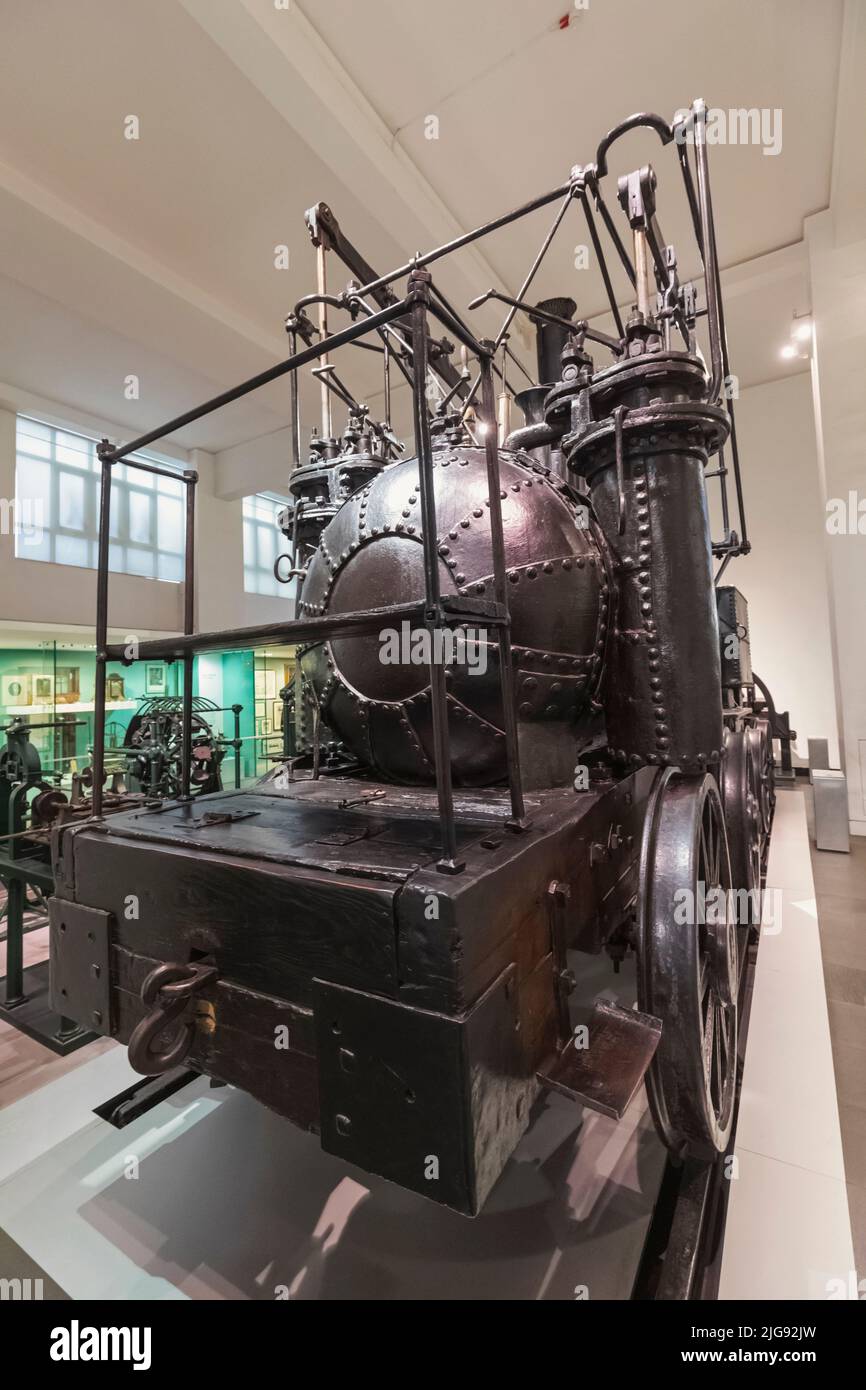 Inghilterra, Londra, South Kensington, Museo della Scienza, esposizione della locomotiva Puffing Billy, la più antica locomotiva della ferrovia a vapore sopravvissuta al mondo datata 1814 Foto Stock