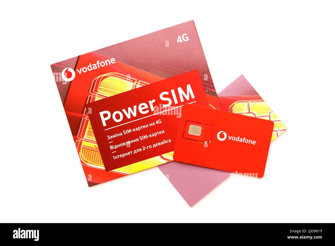 TERNOPIL, UCRAINA - 5 LUGLIO 2022: Vodafone Power SIM mobile card by Vodafone Group plc - multinazionale britannica di telecomunicazioni che possiede e. Foto Stock