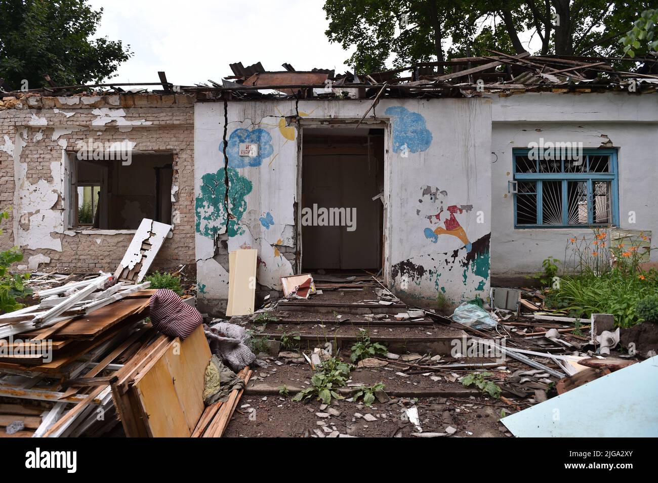 Mykolaiv, Mykolaiv Oblast, Ucraina. 8th luglio 2022. Clinica psichiatrica a Mykolaiv distrutta in aprile, da bombardamenti russi. (Credit Image: © Thomas Krych/ZUMA Press Wire) Foto Stock