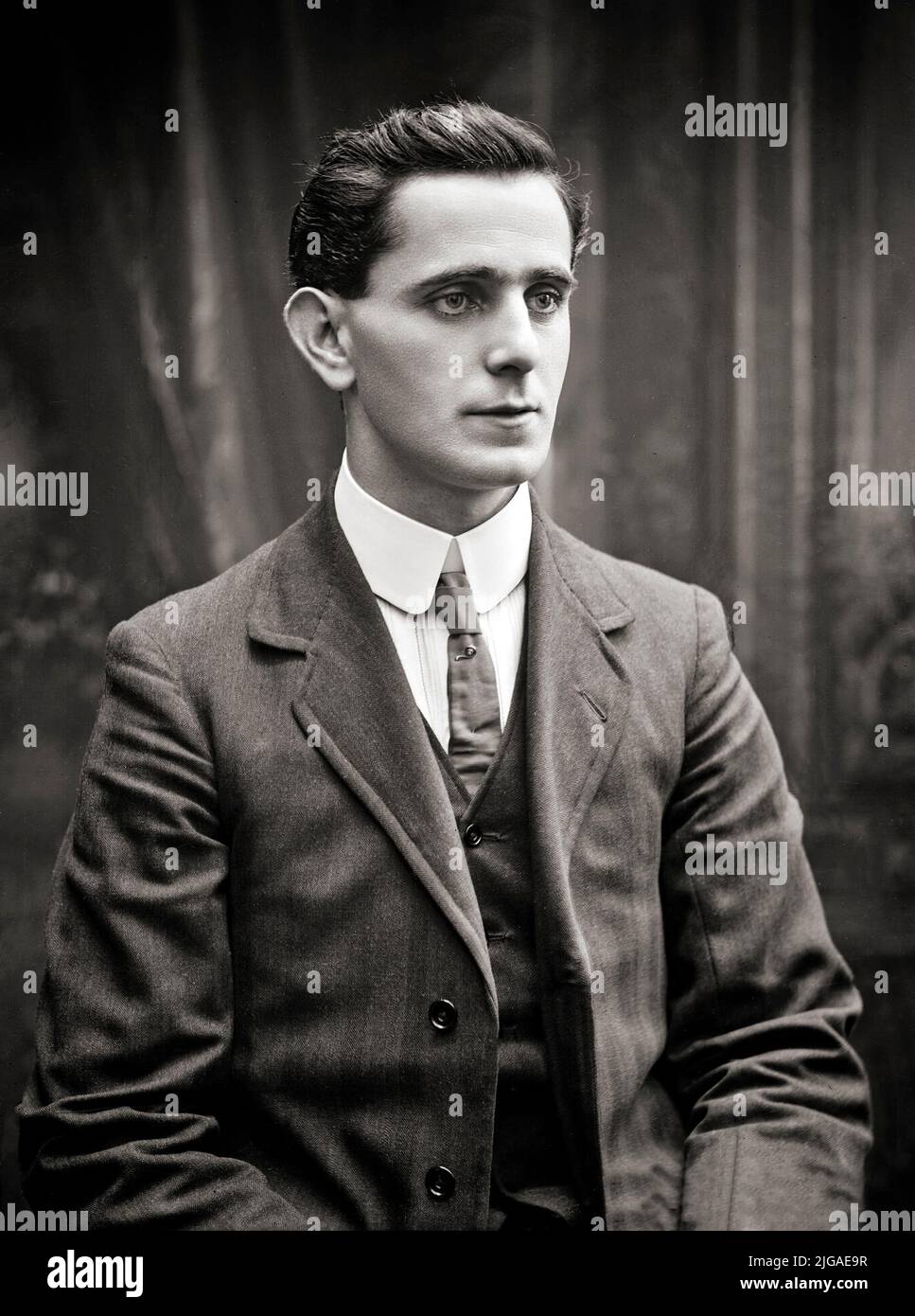 Seán Mac Diarmada (1883-1916), noto anche come Seán MacDermott, è stato un attivista politico e leader rivoluzionario repubblicano irlandese. Fu uno dei sette leader della risurrezione di Pasqua del 1916, che contribuì ad organizzare come membro del Comitato militare della Fratellanza Repubblicana Irlandese (IRB) e fu firmatario della proclamazione della Repubblica Irlandese. Fu giustiziato per parte sua nel Rising all'età di 33 anni. Foto Stock