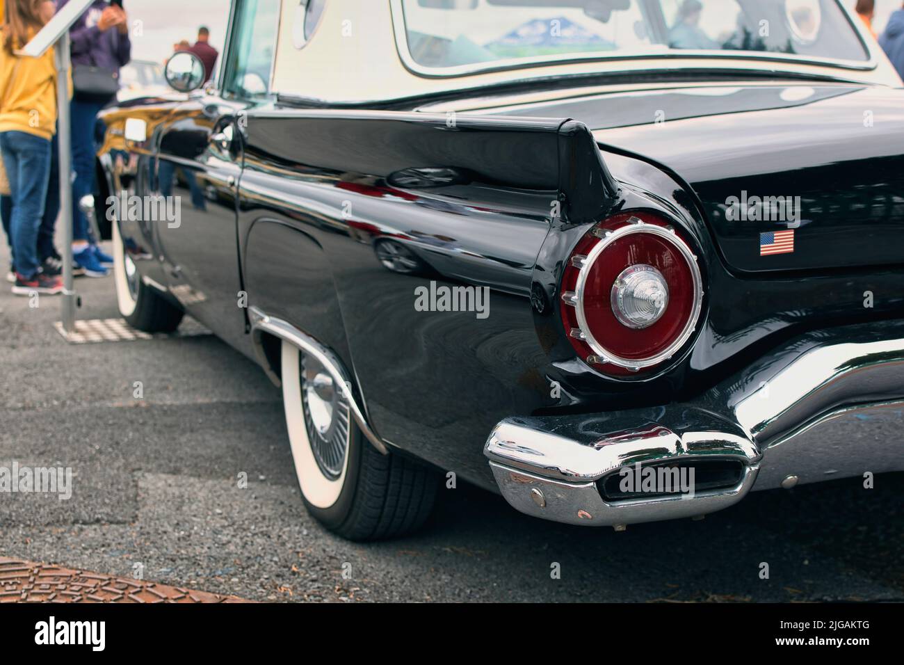 Primo piano della leggendaria auto d'epoca vecchio timer Ford thunderbird al classico fest 2022, festival con auto e veicoli d'epoca vecchi e classici Foto Stock