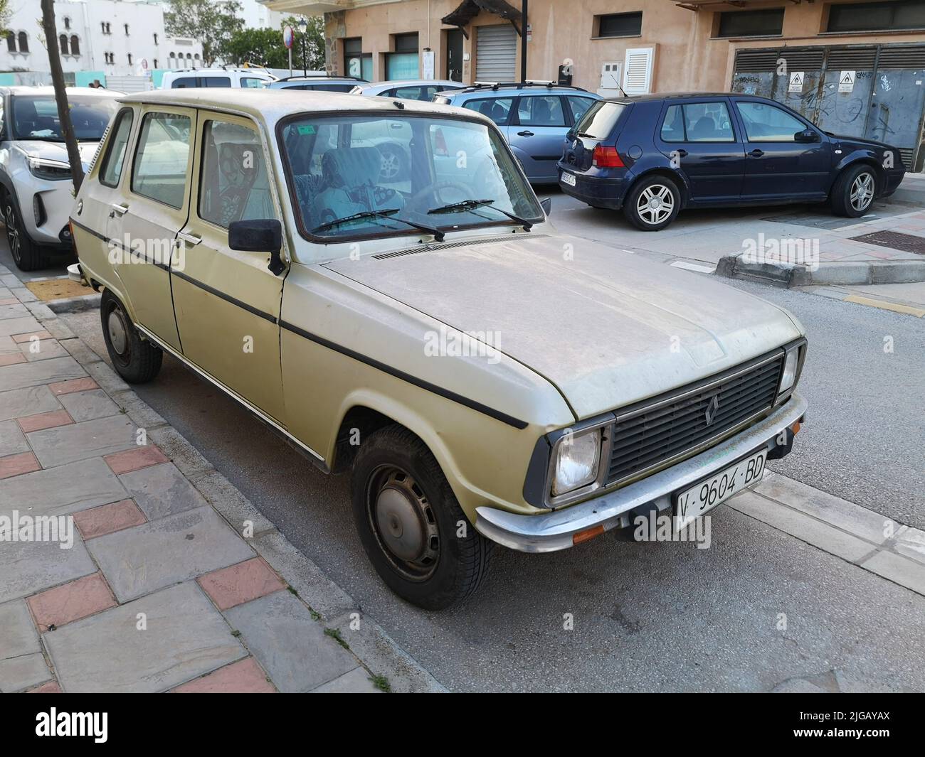 1983 Renault 6 GTL parcheggiato a Fuengirola, provincia di Malaga, Spagna. Foto Stock