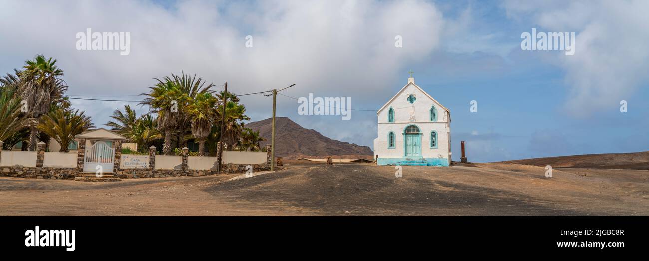 Vecchia Signora della compassione chiesa sull'isola di SAL, Pedra de Lume, Capo Verde, panorama Foto Stock