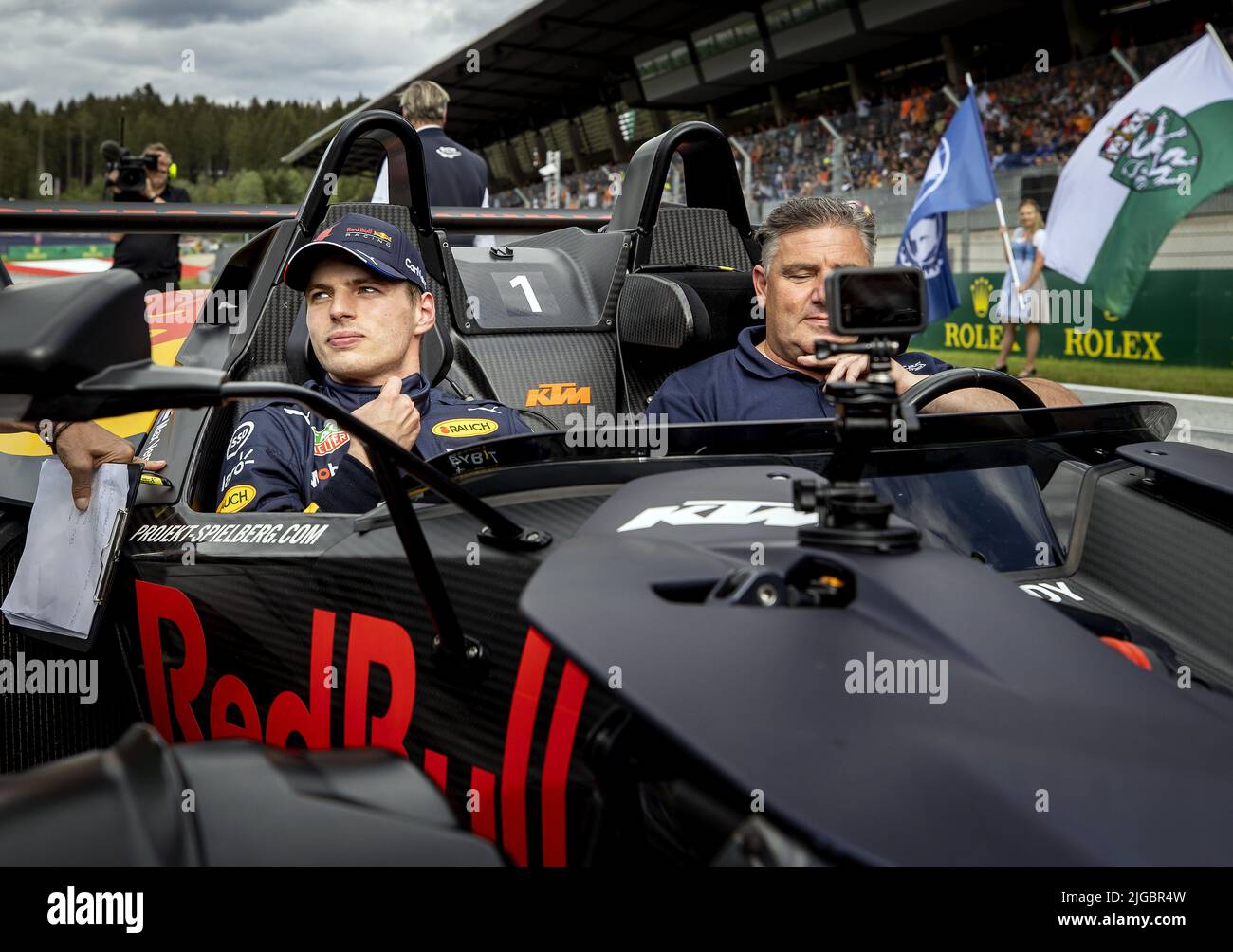 SPIELBERG - Max Verstappen (1) con la Oracle Red Bull Racing RB18 Honda dopo la pre-F1 gara austriaca Grand Prix Sprint al Red Bull Ring il 9 luglio 2022 a Spielberg, Austria. ANP SEM VAN DER WAL Foto Stock