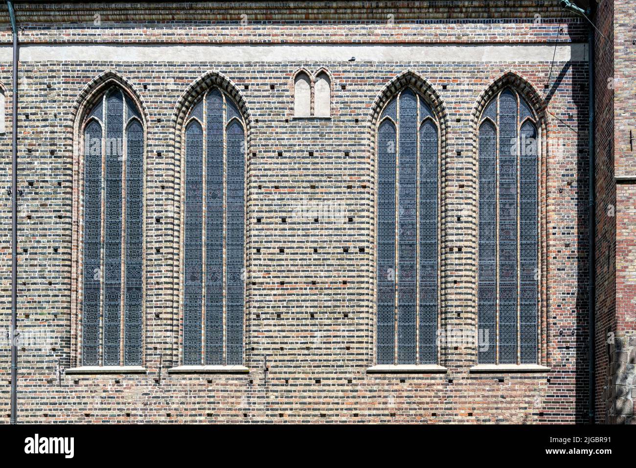 finestre della chiesa in stile gotico Foto Stock