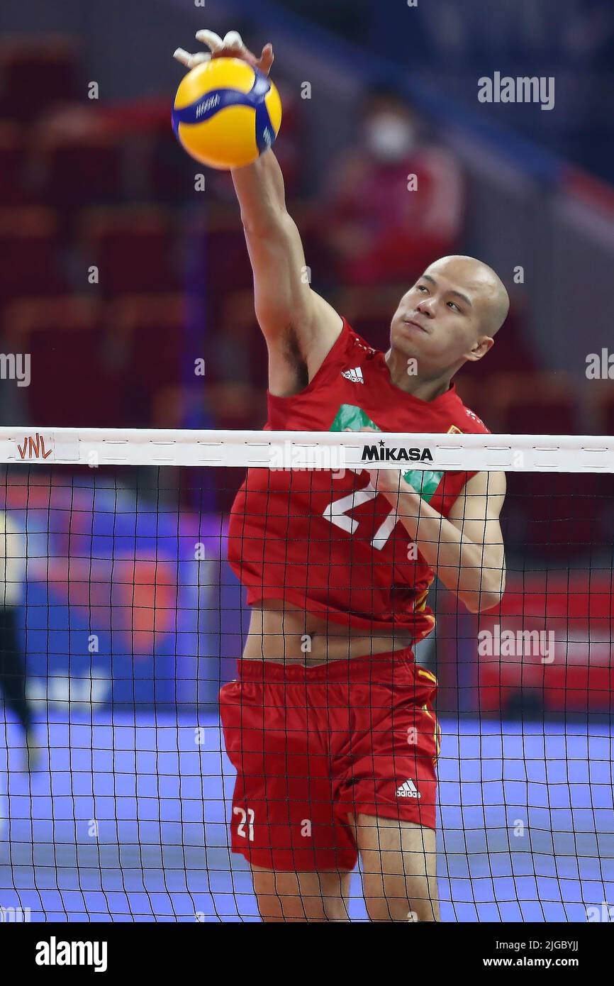 Danzica. 9th luglio 2022. Miao Ruantong della Cina spikes il pallone durante la partita FIVB Volleyball Nations League Men's Pool 6 tra Cina e Bulgaria a Gdansk, Polonia il 9 luglio 2022. Credit: Piotr Matusewicz/Xinhua/Alamy Live News Foto Stock