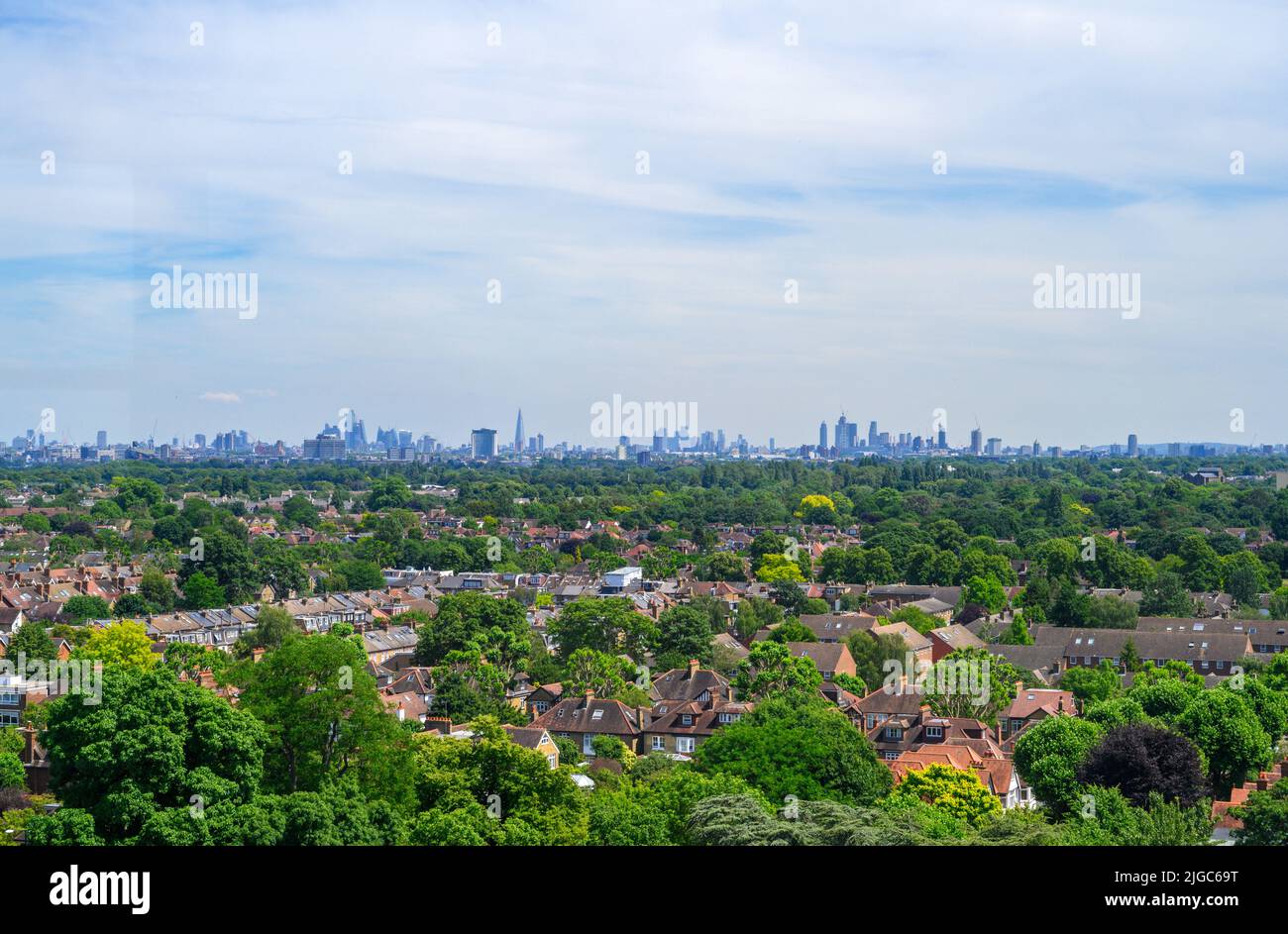 Vista dello skyline di Londra dalla Grande Pagoda, Kew Gardens, Richmond, Londra, Inghilterra, REGNO UNITO Foto Stock