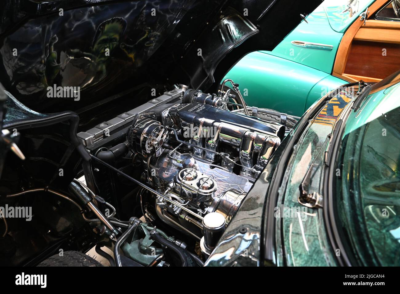 Il motore di un'auto americana personalizzata. Foto Stock