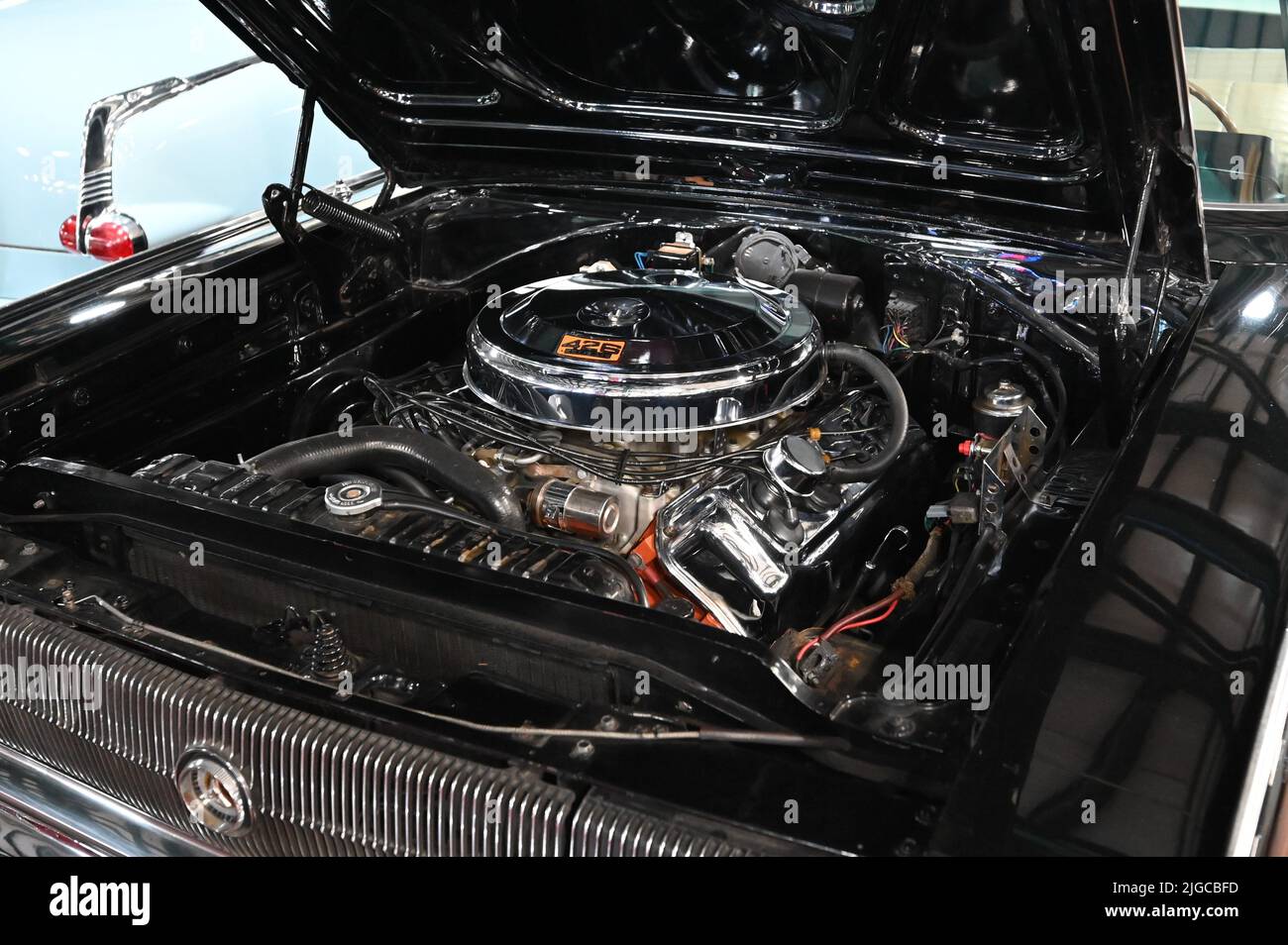 Il motore di un caricatore Dodge. Foto Stock