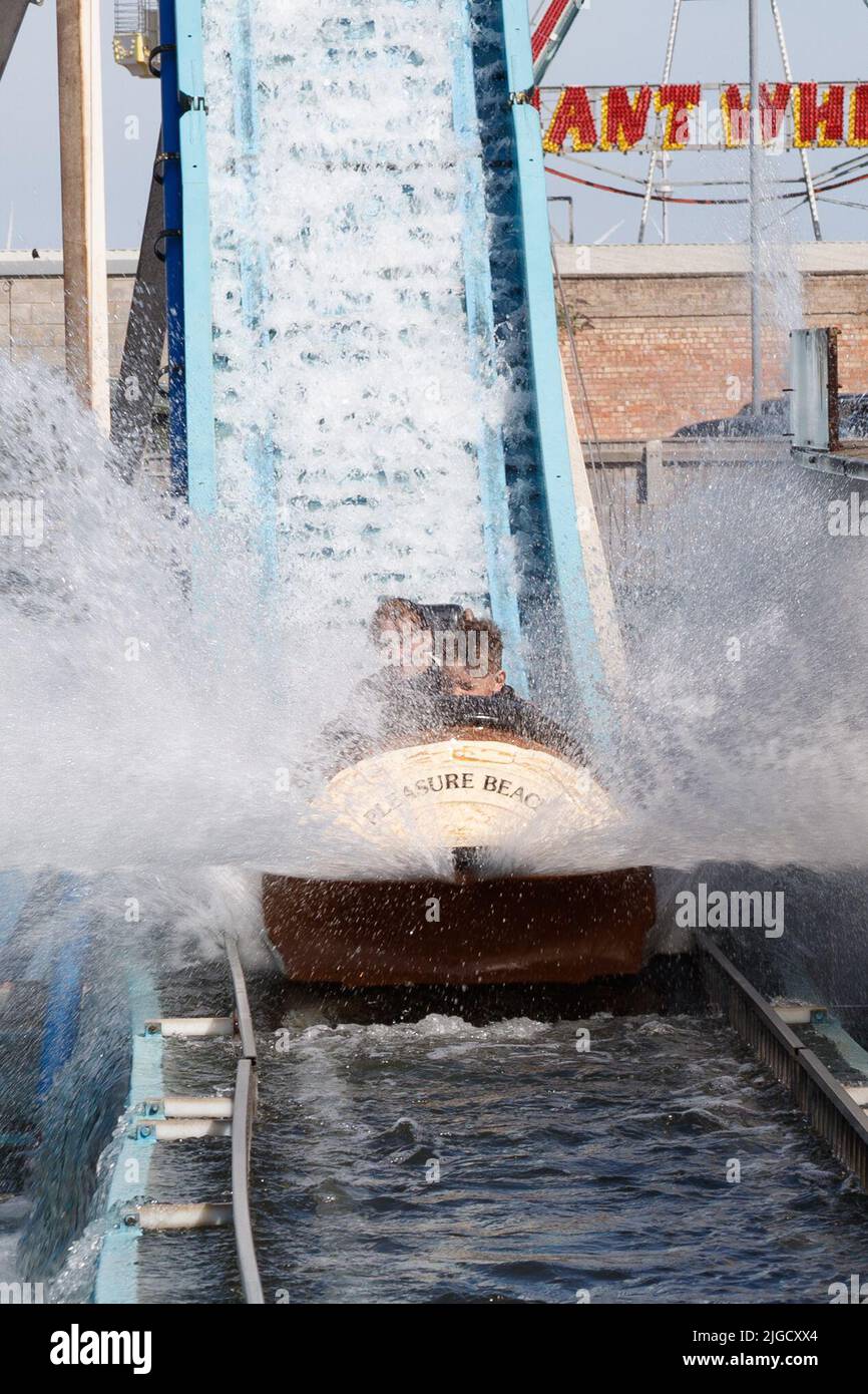 Skegness, Regno Unito. 9th giugno 2022. Il tempo caldo nel Regno Unito ha visto Skegness esperienza di alta richiesta di camere questa settimana come i visitatori floccati al resort Credit: PN News/Alamy Live News Foto Stock