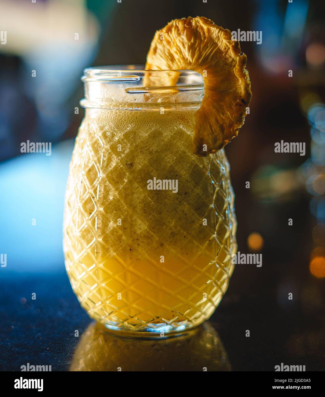 frullato rinfrescante con ananas Foto Stock