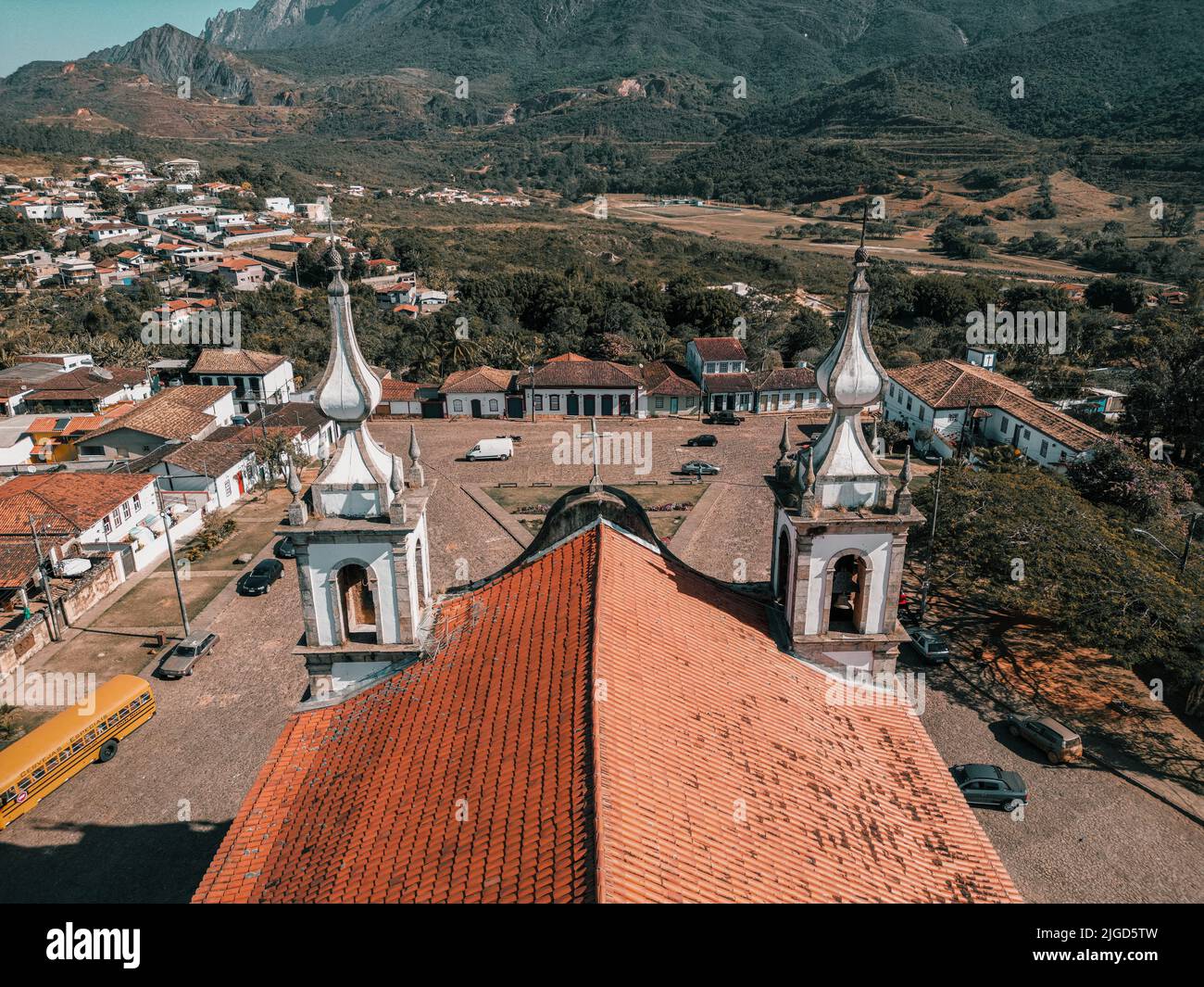 Uno scatto aereo della Chiesa di nostra Signora della Concezione (Catas Altas) in Brasile Foto Stock